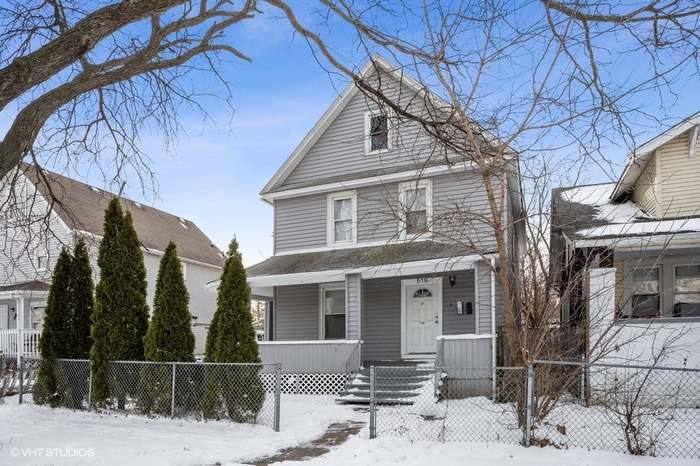 Apartment for rent at 519 Cummings Ave #1, Waukegan, IL 60085