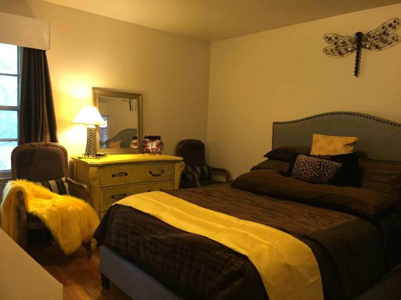 House for rent at 41 Holbrook Campground Rd, Alpharetta, GA 30004