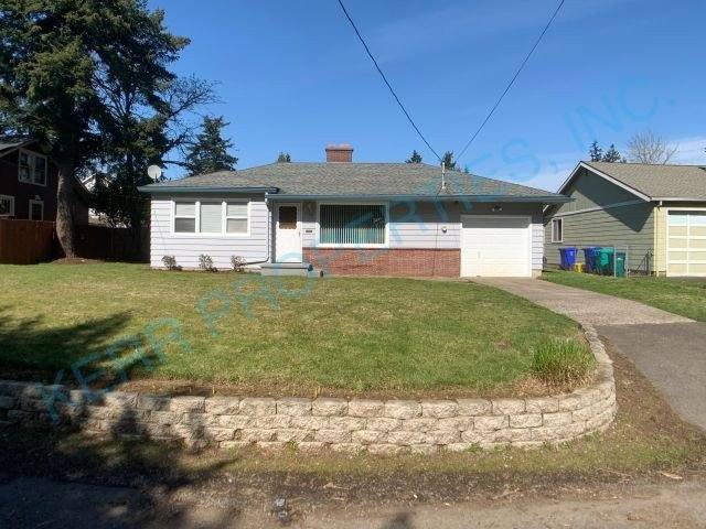 House for rent at 11727 SE Morrison St, Portland, OR 97216