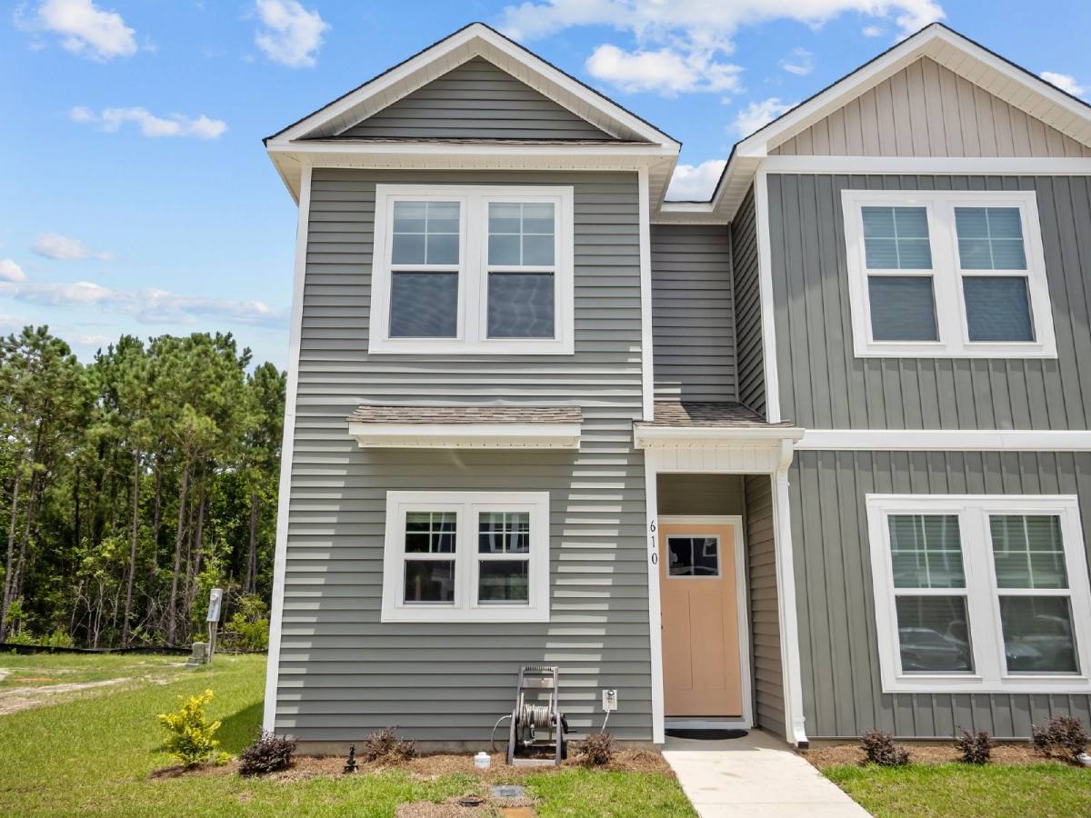 Townhouse for rent at 610 Jacks Crossing Dr, Hubert, NC 28539