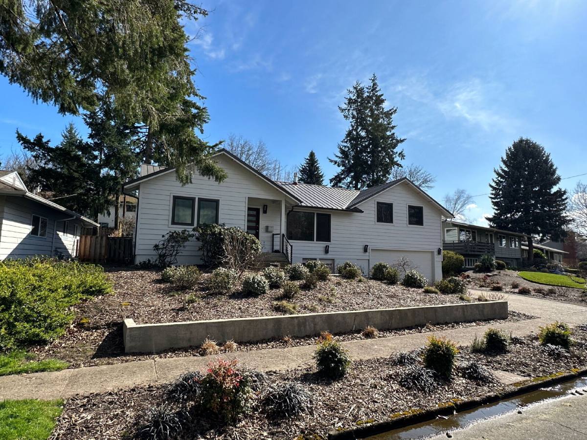 House for rent at 12830 SW Foothill Dr, Portland, OR 97225