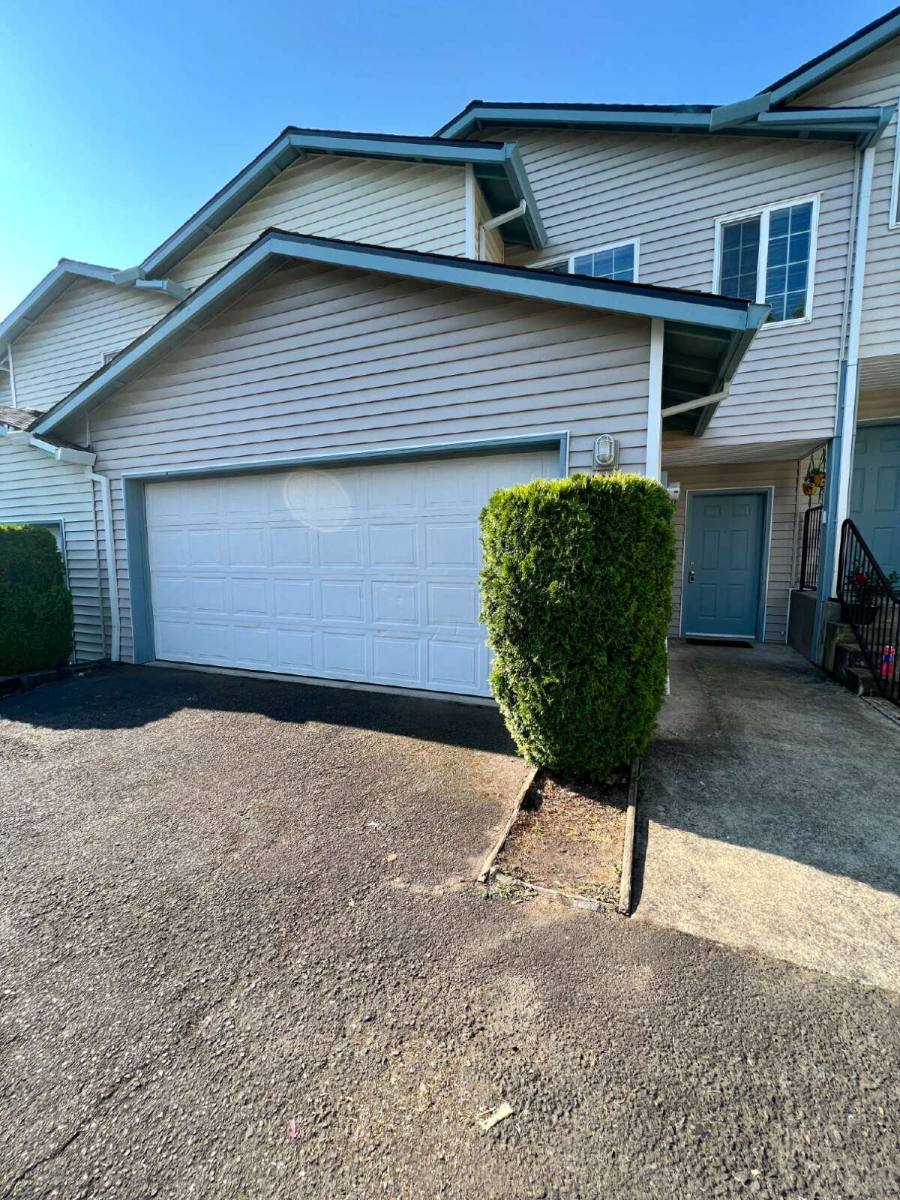 Apartment for rent at 3028 SW Corbeth Lane, Troutdale, OR 97060