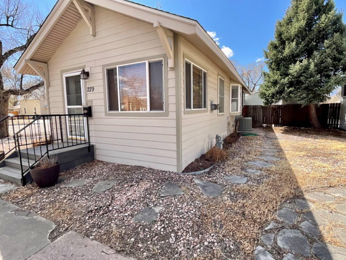 House for rent at 229 E Washington St, Colorado Springs, CO 80907