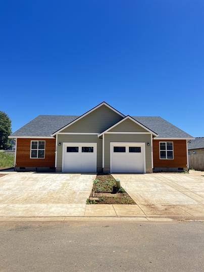 Townhouse for rent at 1006 Highlands Loop, Willamina, OR 97396