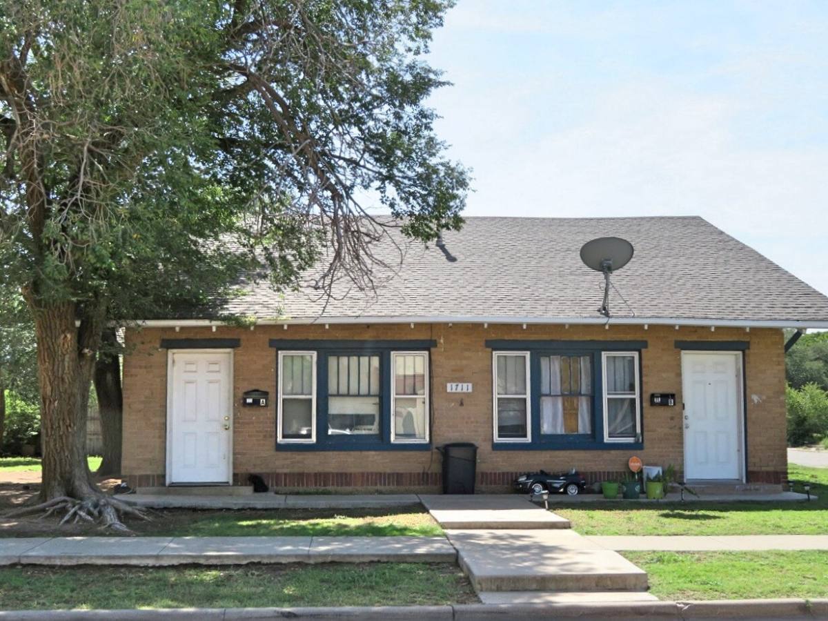 Townhouse for rent at 1711 14th St #A, Lubbock, TX 79401