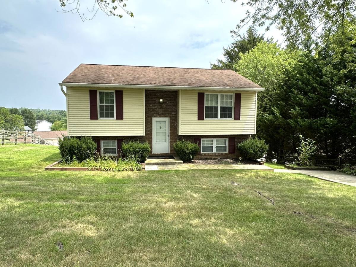 House for rent at 317 Luther Dr, Westminster, MD 21158
