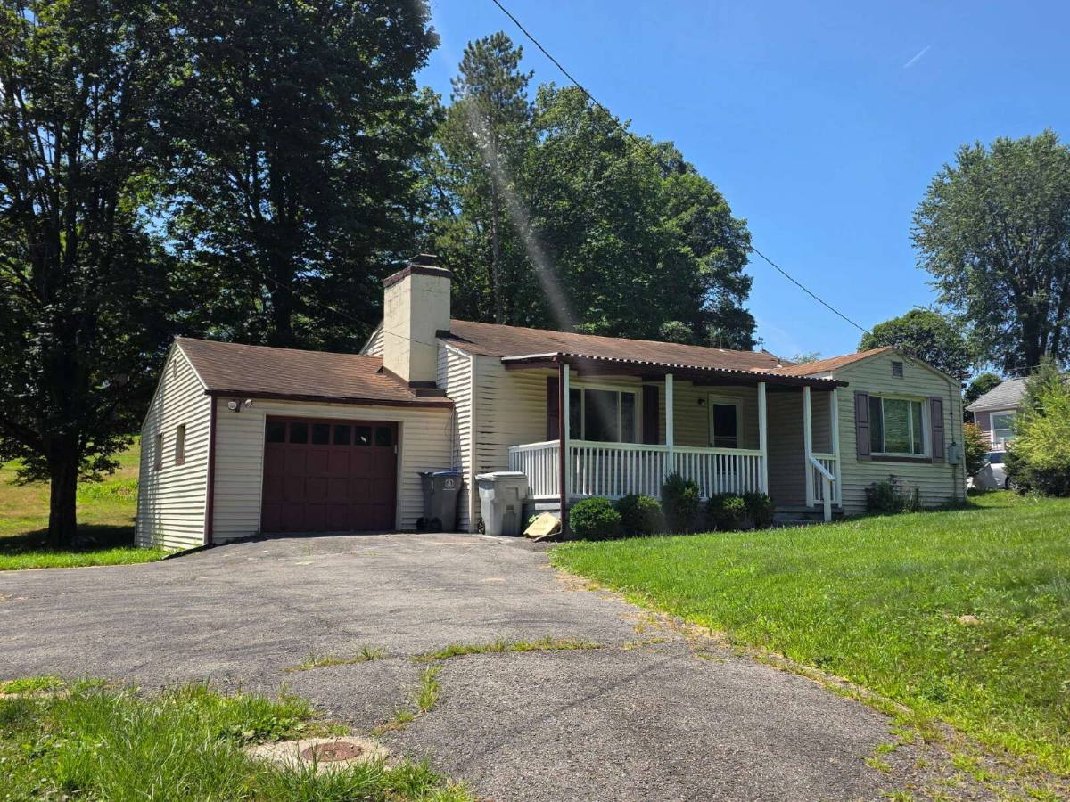 House for rent at 286 Thompsonville Rd, Canonsburg, PA 15317