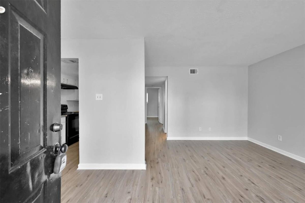 Apartment for rent at 1500 S 3rd St #7, Conroe, TX 77301