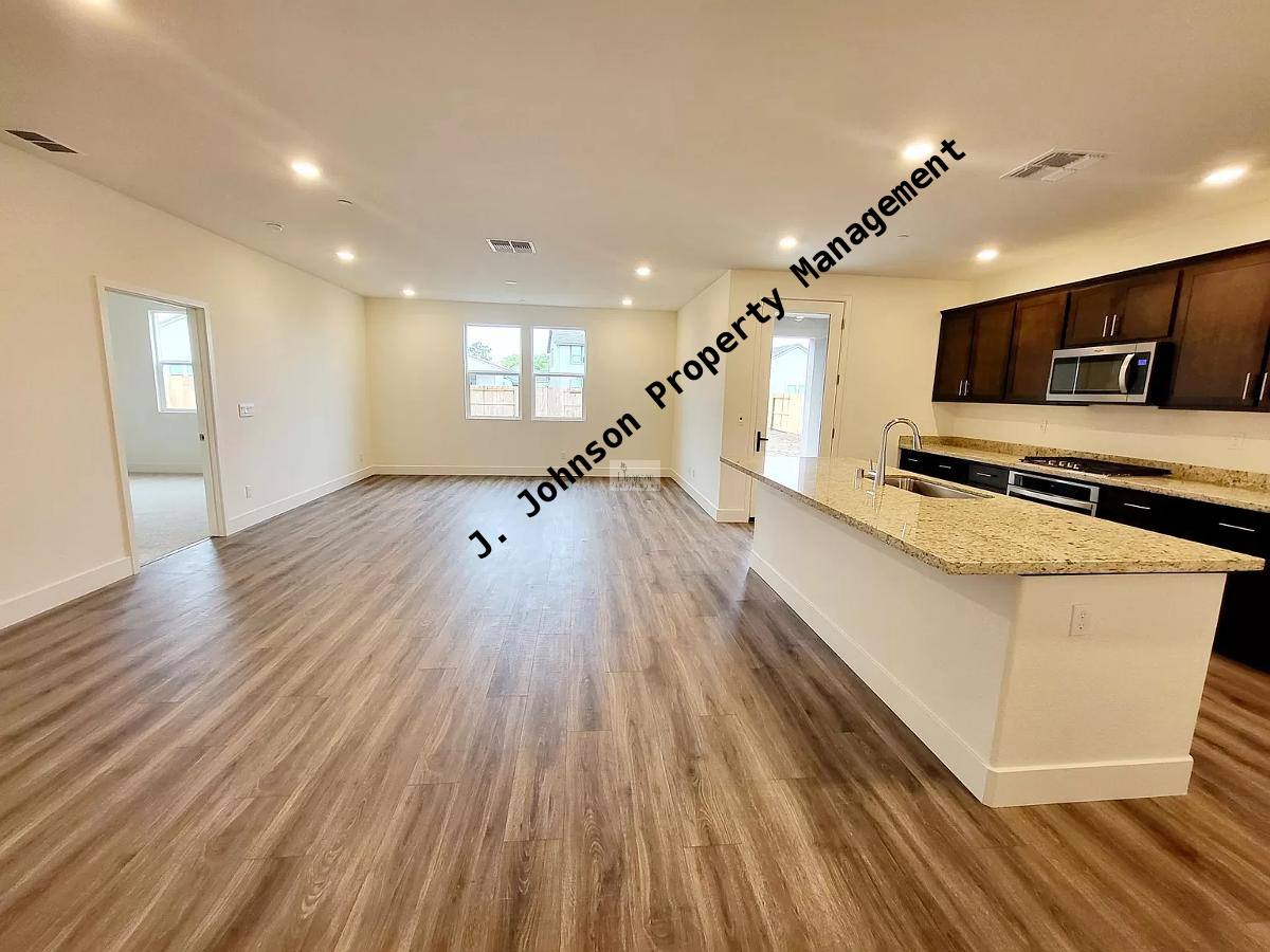 House for rent at 917 Pipit St, Lathrop, CA 95330