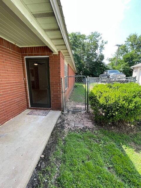 Townhouse for rent at 1679 N Saddlehorn Ave, Fayetteville, AR 72703