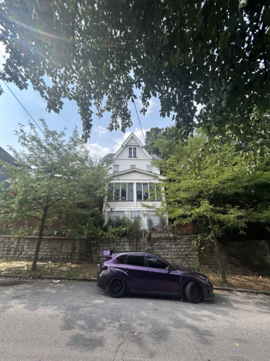 House for rent at 1112 15th Ave, Altoona, PA 16601