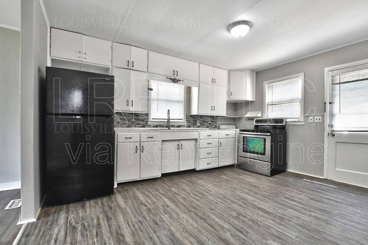 House for rent at 1733 McDonald Lane, New Albany, IN 47150