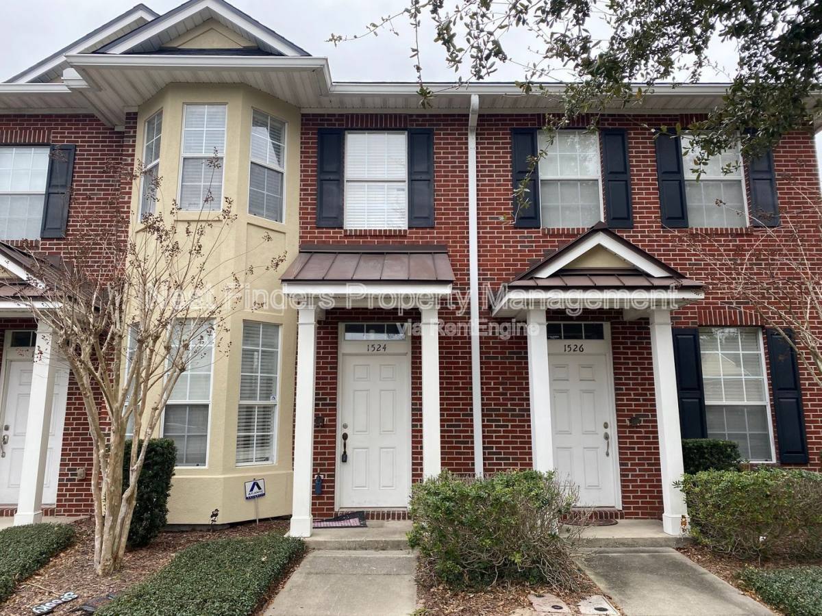 Townhouse for rent at 1524 Fieldview Dr, Jacksonville, FL 32225