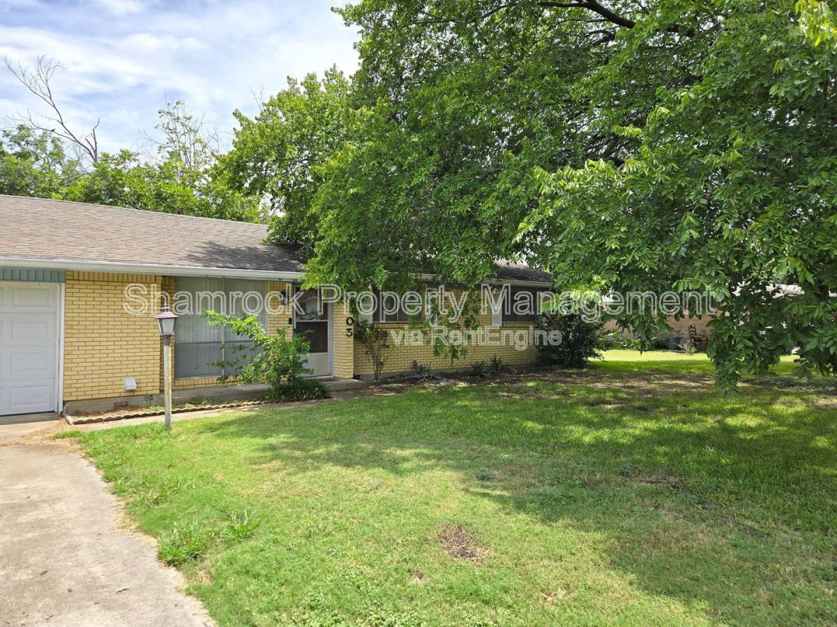 House for rent at 1105 Willard Dr, Waco, TX 76706