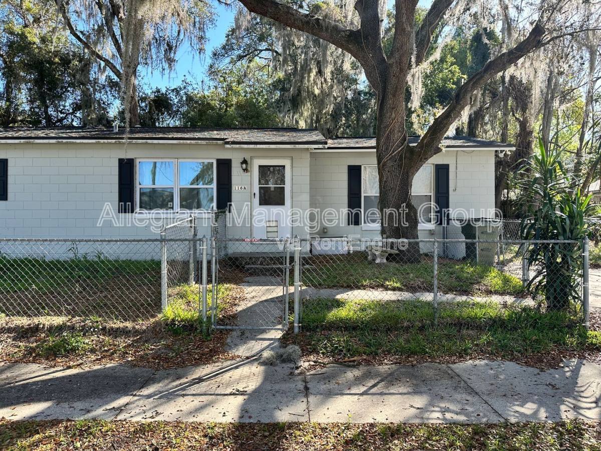 Apartment for rent at 116 N College St #A, Leesburg, FL 34748