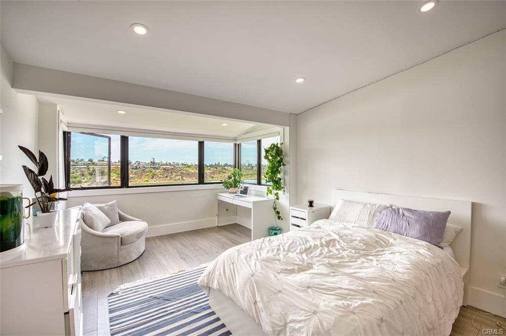 Townhouse for rent at 2139 Vista Entrada, Newport Beach, CA 92660