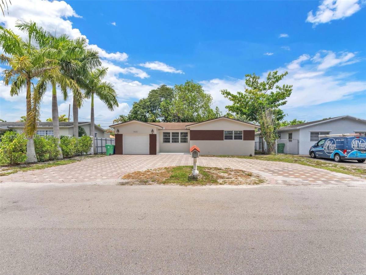 House for rent at 6525 SW 18th St, Hollywood, FL 33023
