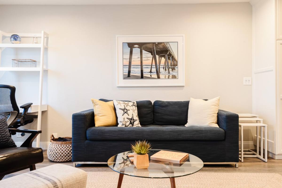 Condo for rent at 2411 Prospect Ave #SPACIOUS Hermosa Hid, Hermosa Beach, CA 90254