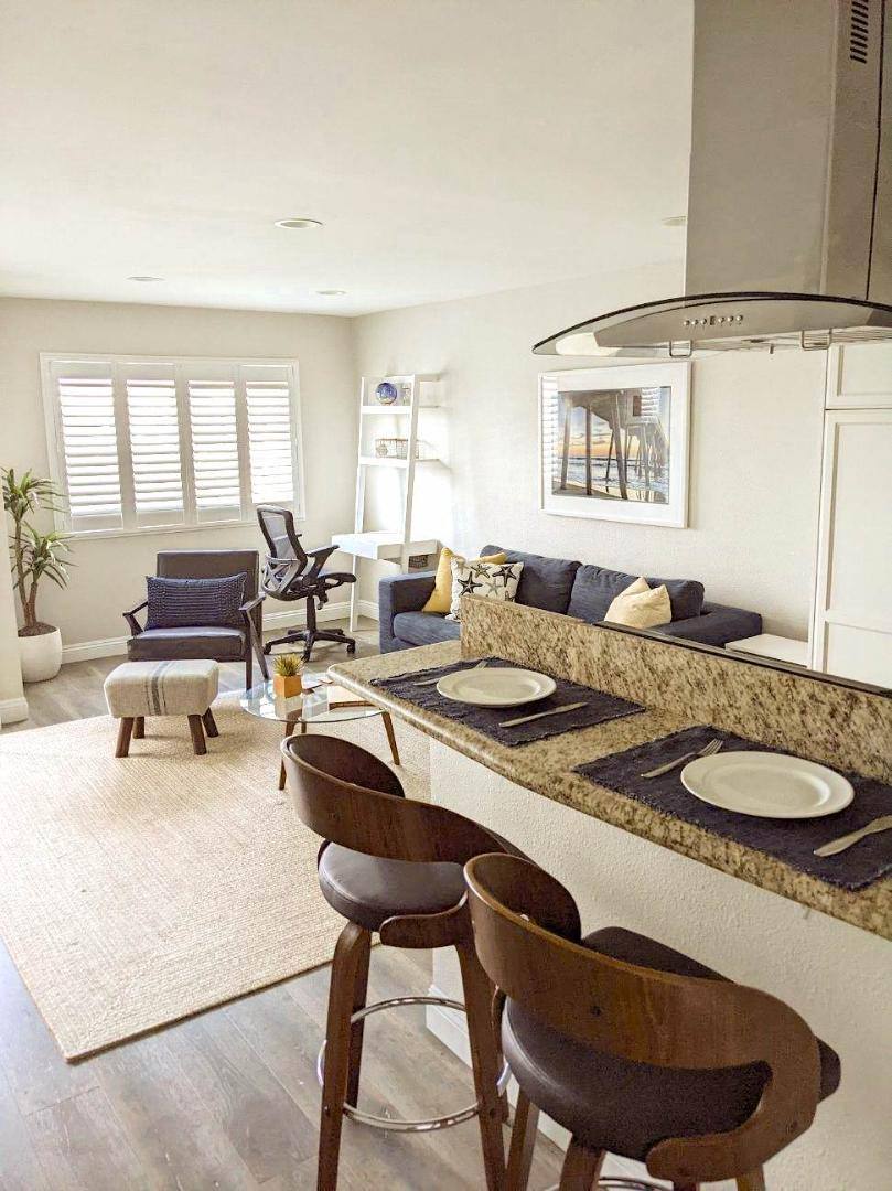 Condo for rent at 2411 Prospect Ave #SPACIOUS Hermosa Hid, Hermosa Beach, CA 90254