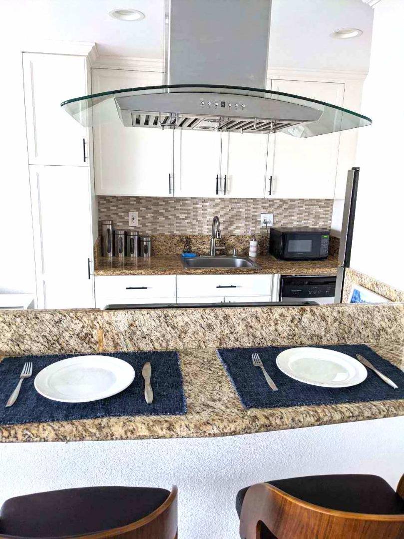 Condo for rent at 2411 Prospect Ave #SPACIOUS Hermosa Hid, Hermosa Beach, CA 90254