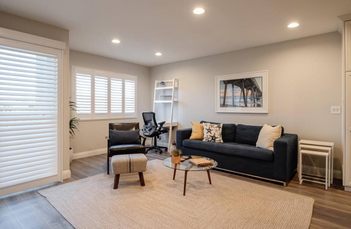 Condo for rent at 2411 Prospect Ave #SPACIOUS Hermosa Hid, Hermosa Beach, CA 90254