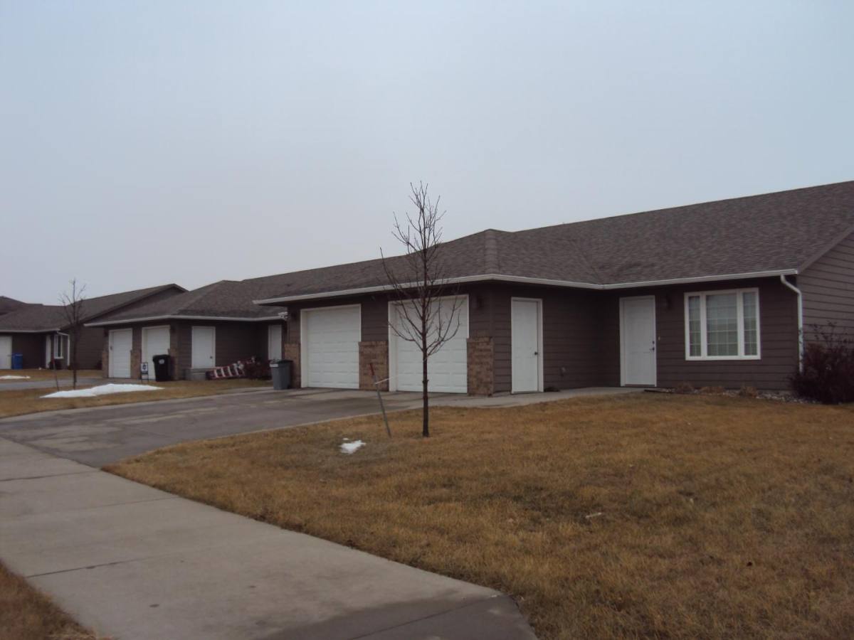 Townhouse for rent at 1012 N Main Ave, Tea, SD 57064
