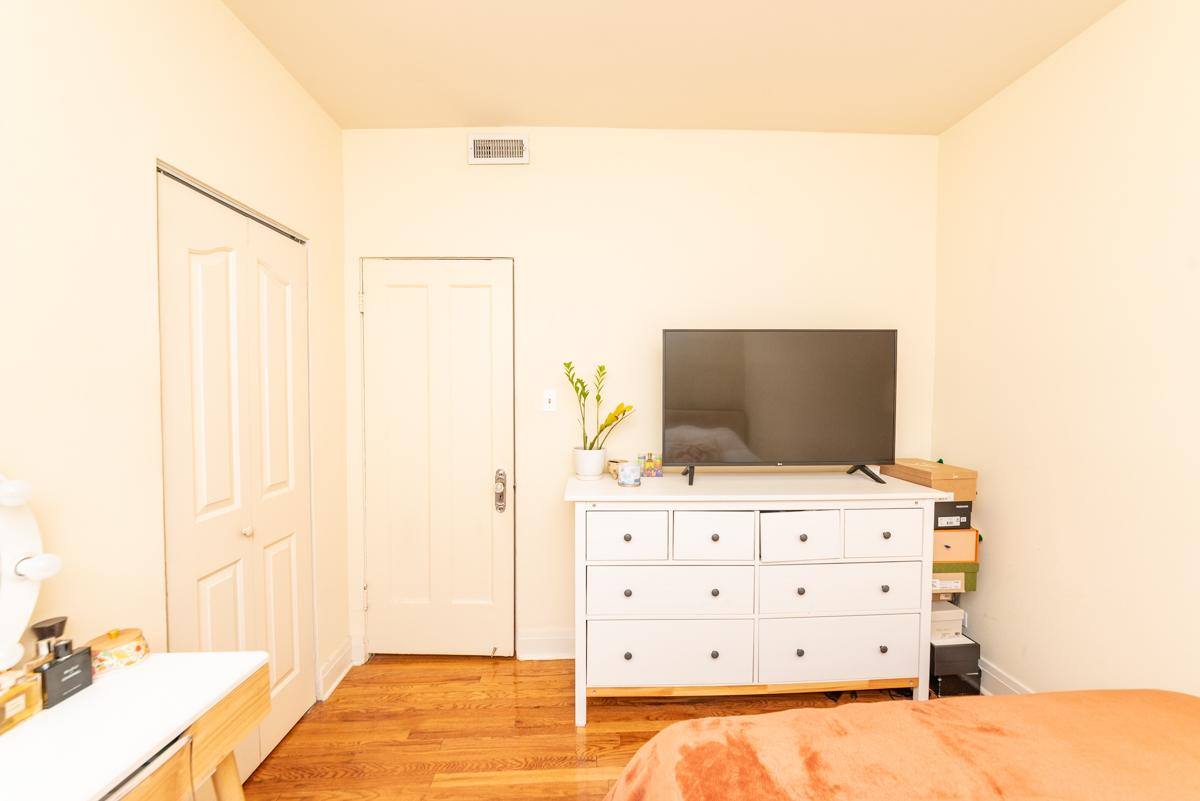 Apartment for rent at 3415 N Elaine Place #3, Chicago, IL 60657