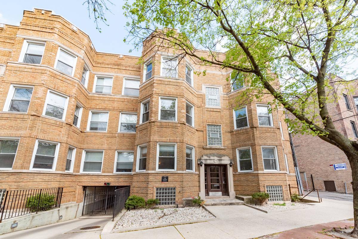 Apartment for rent at 3415 N Elaine Place #3, Chicago, IL 60657