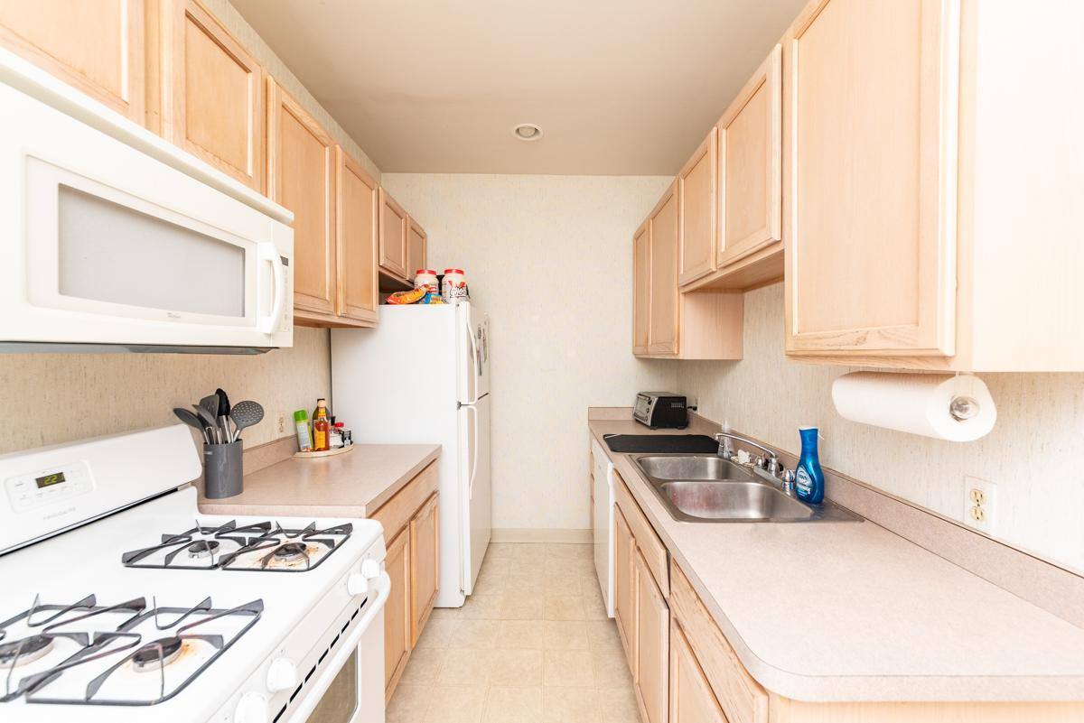 Apartment for rent at 3415 N Elaine Place #3, Chicago, IL 60657