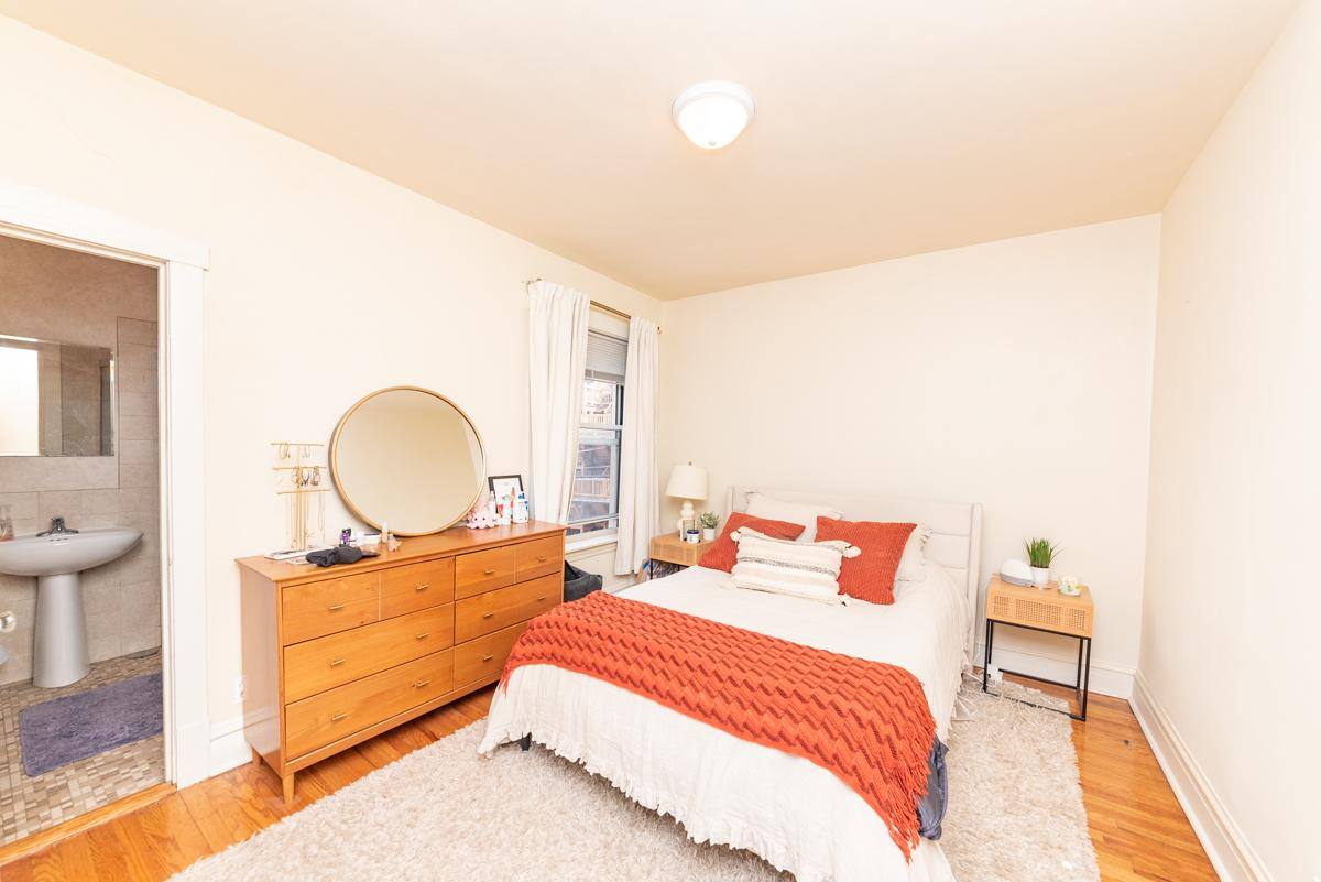 Apartment for rent at 3415 N Elaine Place #3, Chicago, IL 60657
