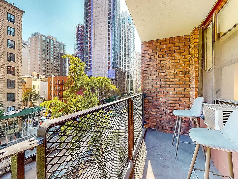 Apartment for rent at 165 E 35th St #6HH, New York, NY 10016