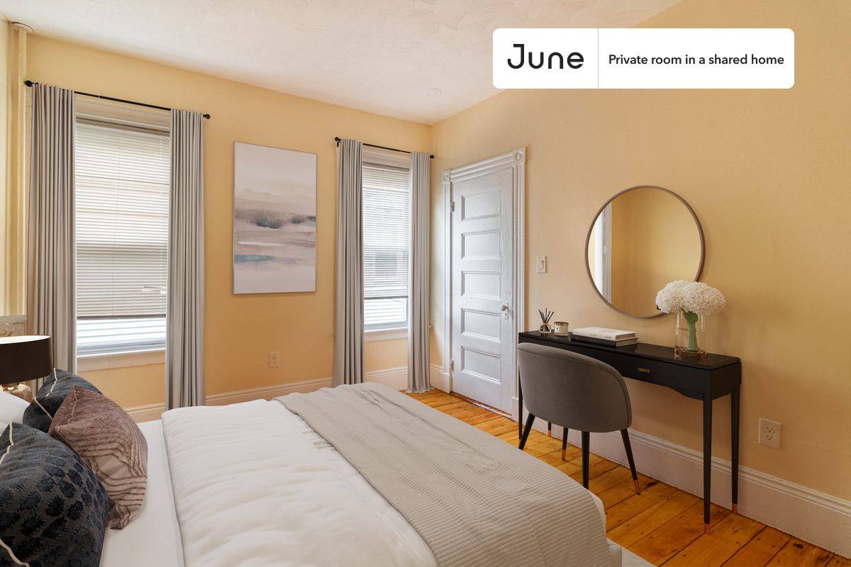 35 Catawba St, Roxbury, MA 02119