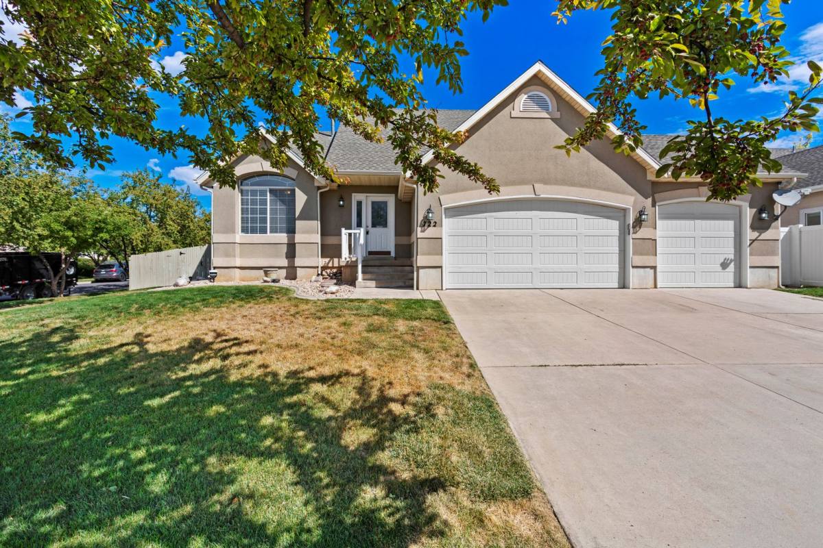 House for rent at 722 W 2175 N, Layton, UT 84041
