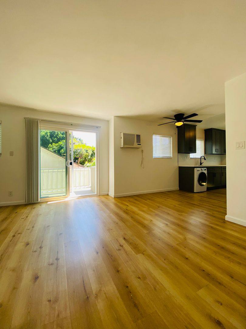 Apartment for rent at 6556 La Mirada Ave, Los Angeles, CA 90038