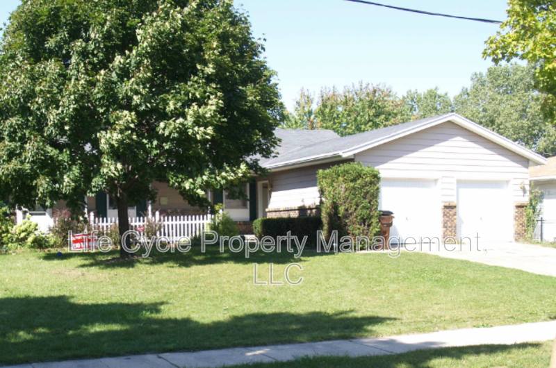 Townhouse for rent at 4321 Dawes Court SE, Grand Rapids, MI 49508