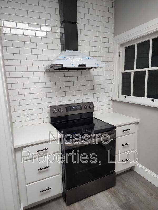 House for rent at 226 E 16th Ave, Columbus, OH 43201