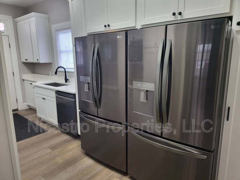 House for rent at 226 E 16th Ave, Columbus, OH 43201