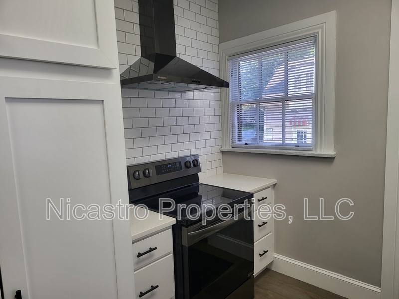 House for rent at 226 E 16th Ave, Columbus, OH 43201