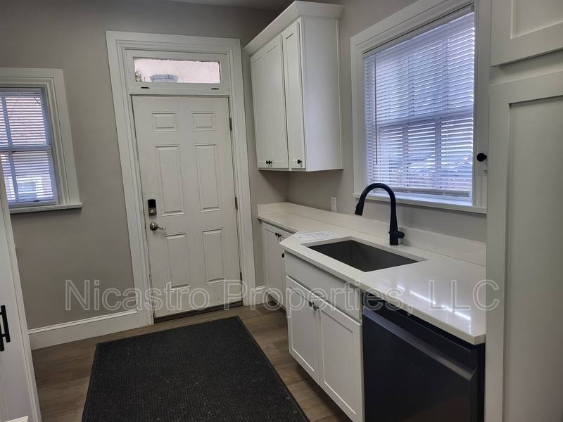 House for rent at 226 E 16th Ave, Columbus, OH 43201