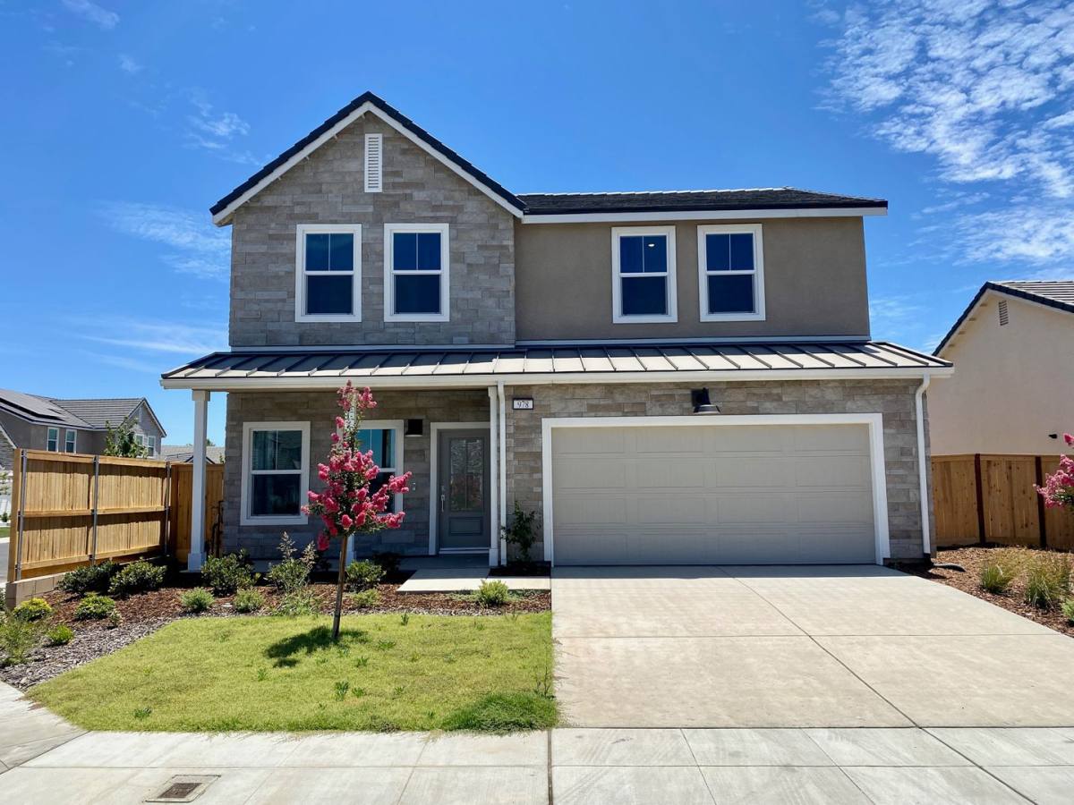 House for rent at 978 Lester Ave, Clovis, CA 93619