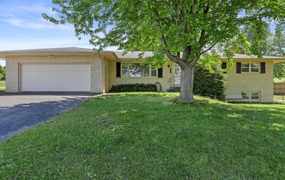 5305 Carnation Way, Waunakee, WI 53597