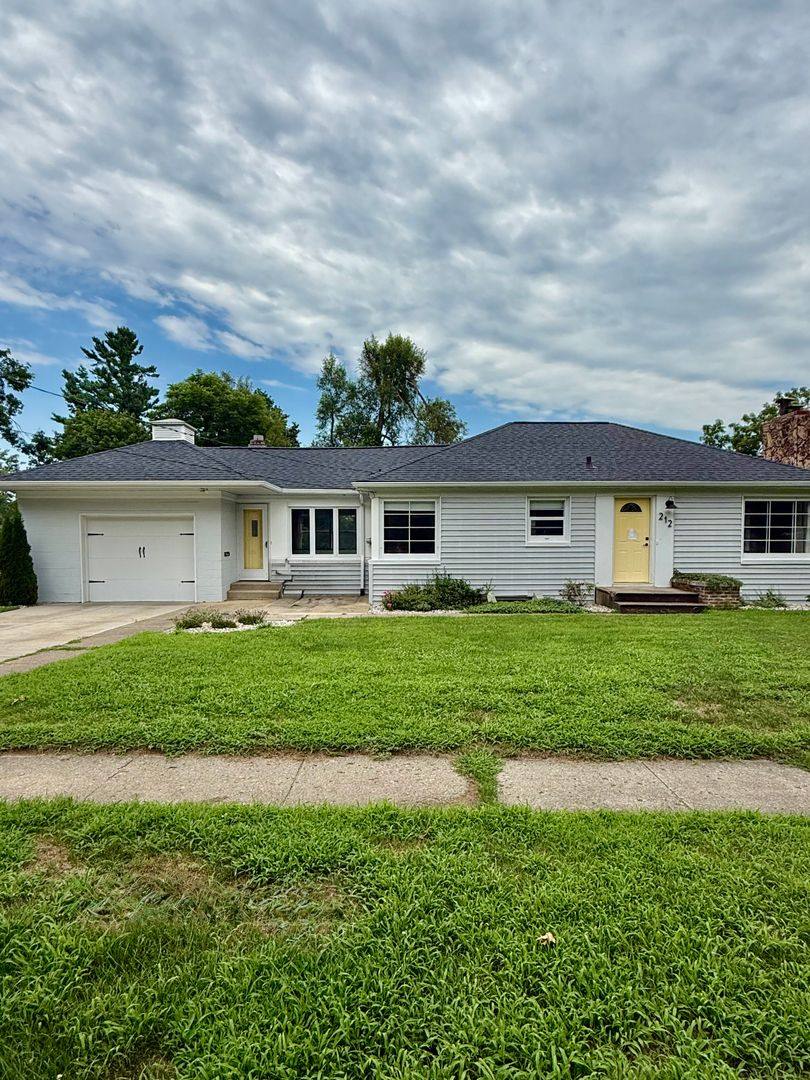 House for rent at 212 Evelyn Ave, Kalamazoo, MI 49001