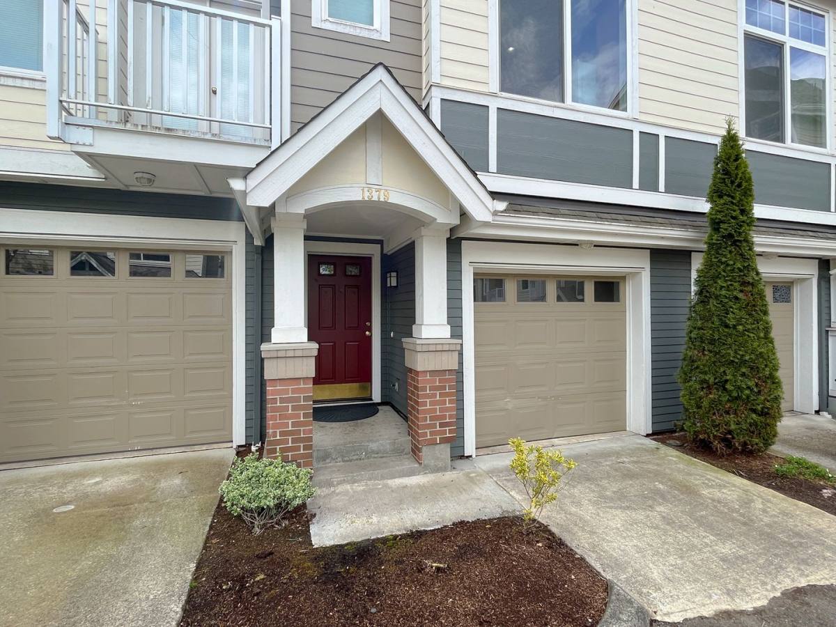 Townhouse for rent at 1379 Huckleberry Circle, Issaquah, WA 98029