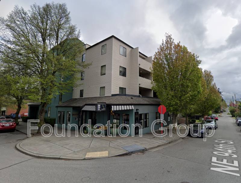 Apartment for rent at 9400 Roosevelt Way NE #206, Seattle, WA 98115