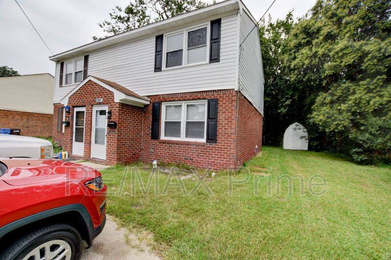 Townhouse for rent at 1307 Richmond Ave, Chesapeake, VA 23324