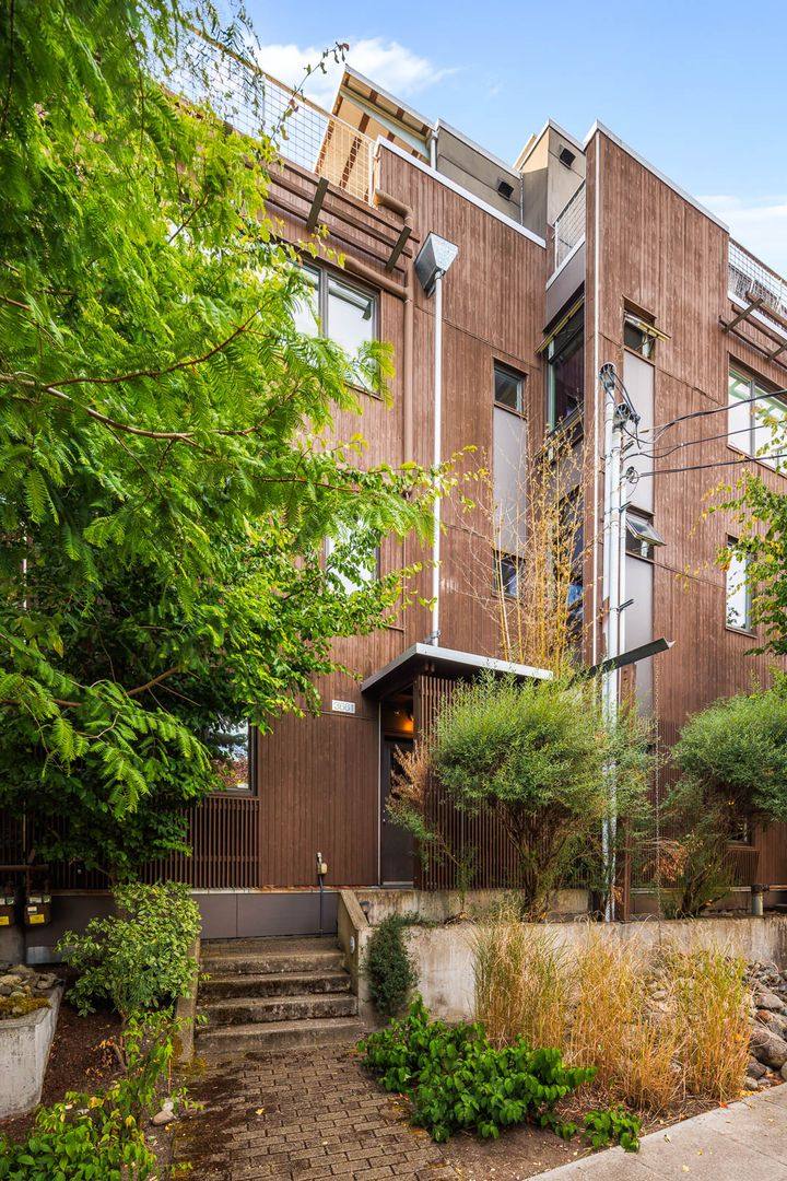 Townhouse for rent at 3661 Whitman Ave N, Seattle, WA 98103