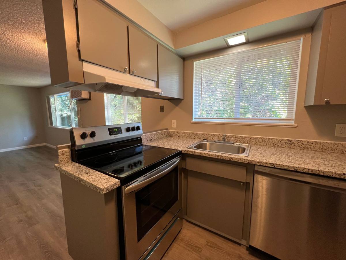 Apartment for rent at 15340-15370 SE Stark St, Portland, OR 97233