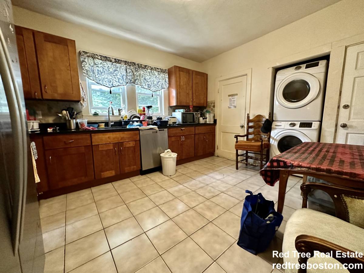 Apartment for rent at 17 Stratton Terrace, Waltham, MA 02453