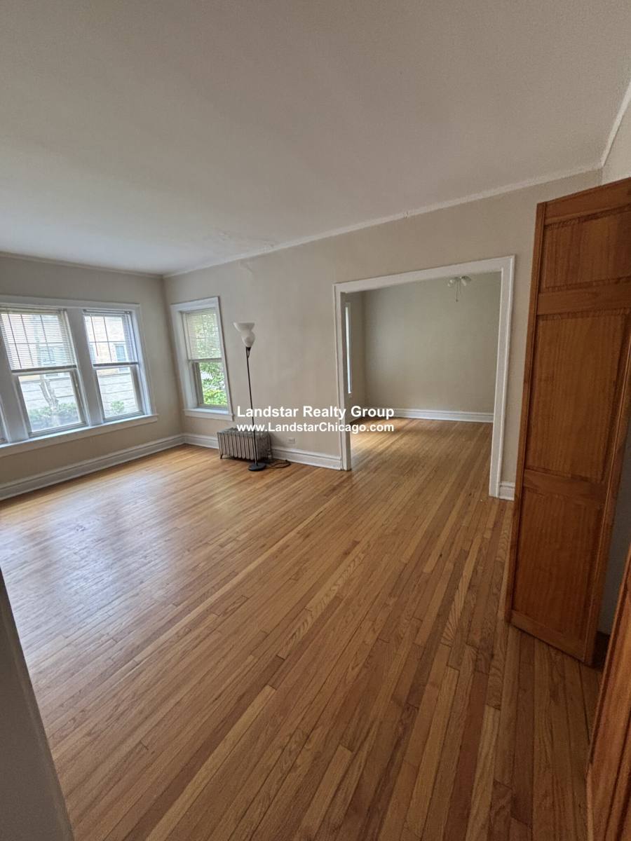 House for rent at 910 Reba Place #1N, Evanston, IL 60202