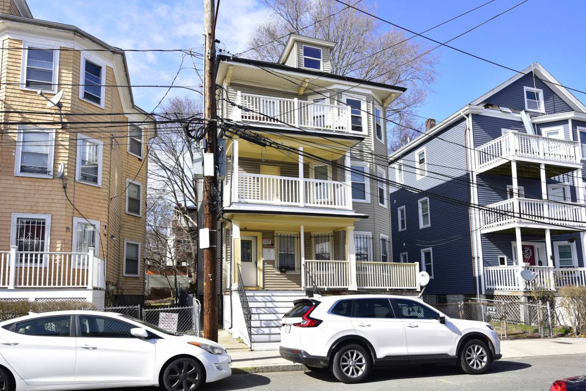 Apartment for rent at 9 Nightingale St #2, Dorchester Center, MA 02124